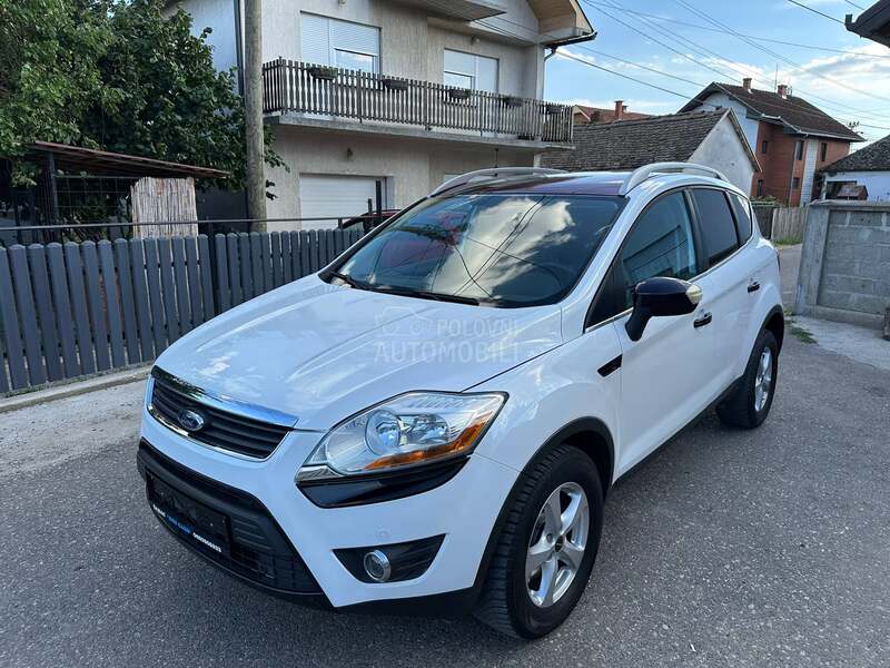 Ford Kuga 4x4/pano/titanium