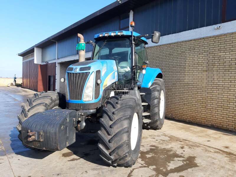 New Holland T8040