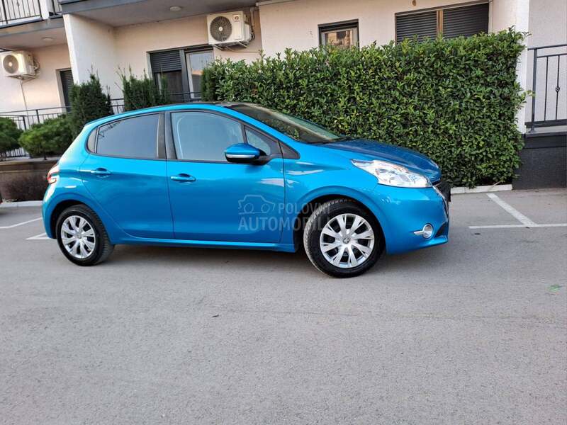Peugeot 208 CH