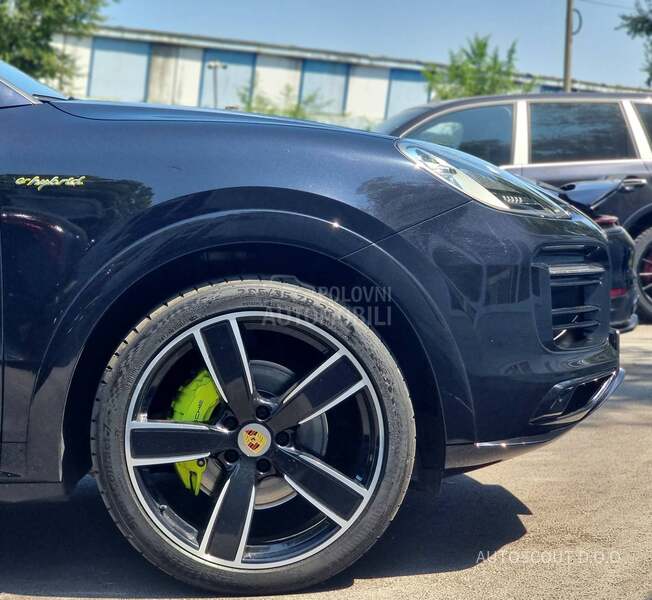 Porsche Cayenne e-Hybrid