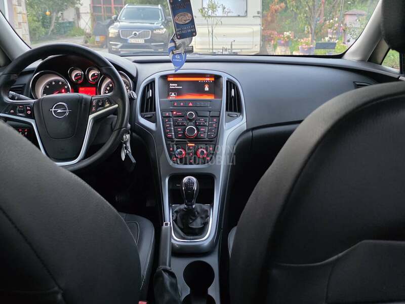 Opel Astra J 1.6cdti Svajcarija