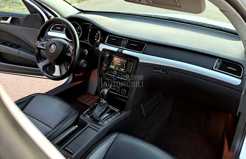 Škoda Superb 4X4 DSG KOZA FUL