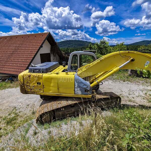New Holland Kobelco E215