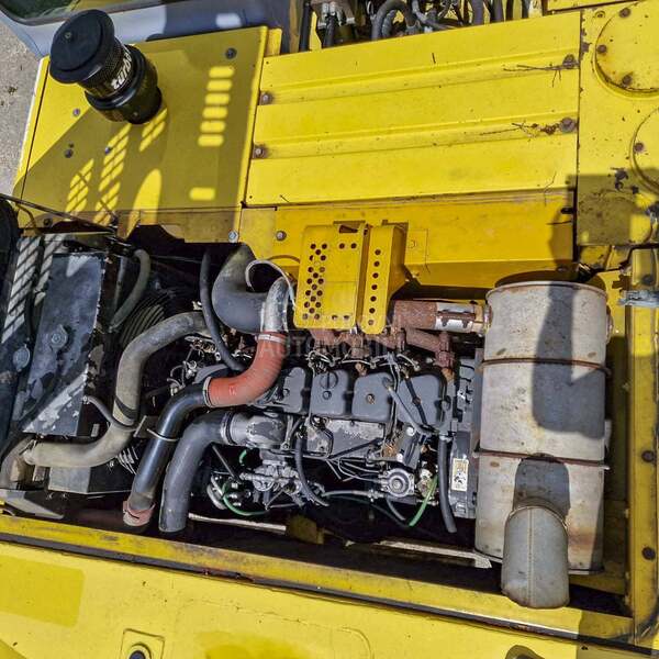 New Holland Kobelco E215