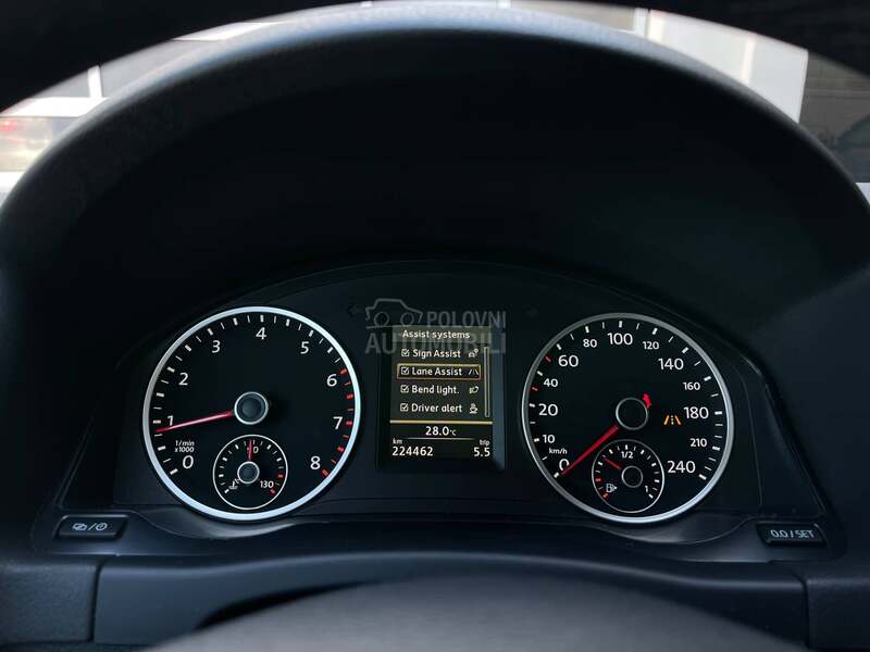 Volkswagen Tiguan R- Line 4x4 DSG CH