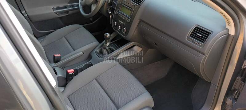 Volkswagen Golf 5 1.6FSI
