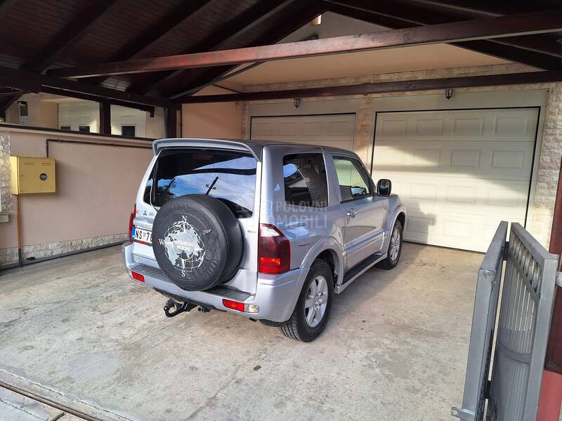 Mitsubishi Pajero 3.2 DID   N 1