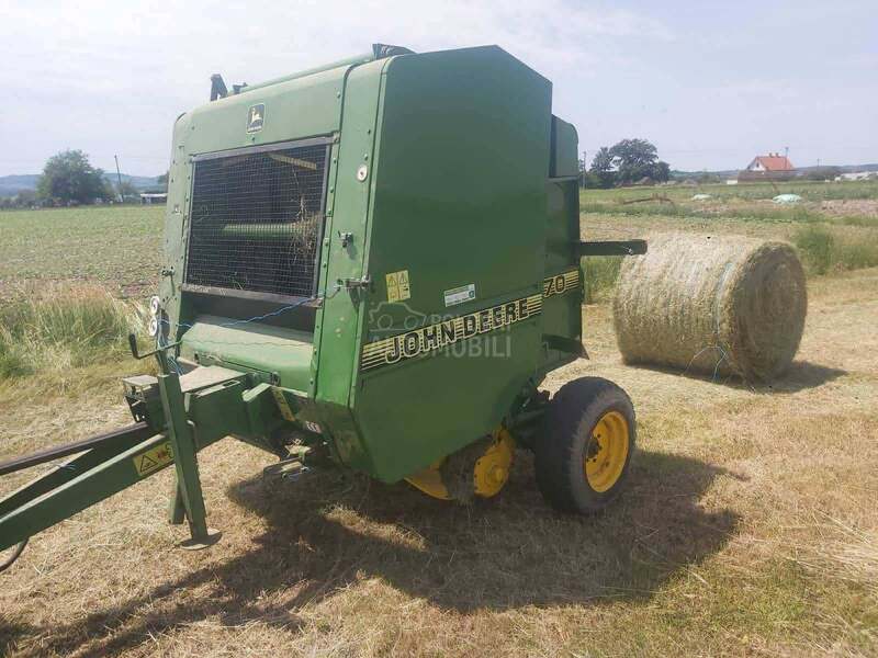 John Deere 570