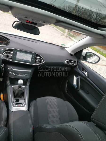 Peugeot 308 1.2 led/pan/kam
