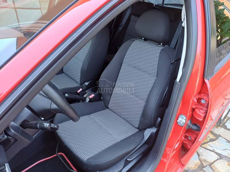 Peugeot 207 1.6 / SPORT / CH