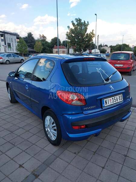 Peugeot 206 plus 