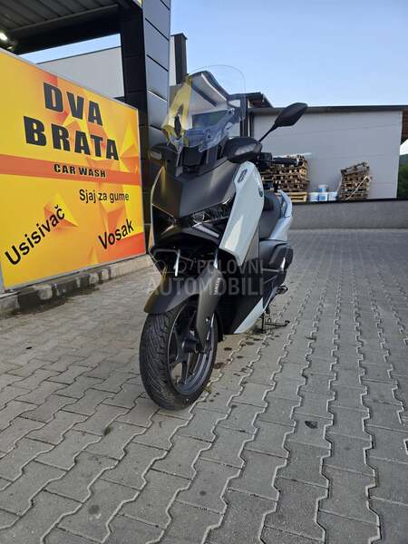 Yamaha x max tech max