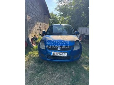 Suzuki Swift -  kompletan auto u delovima