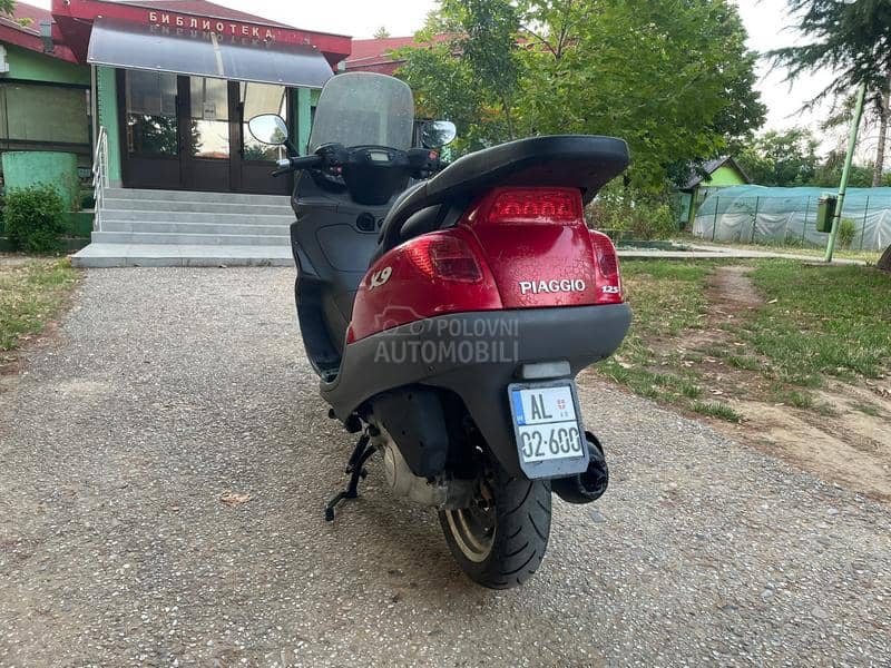 Piaggio X9 125