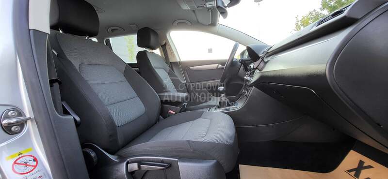 Volkswagen Passat B7 2.0tdi/NA.VI/XEN