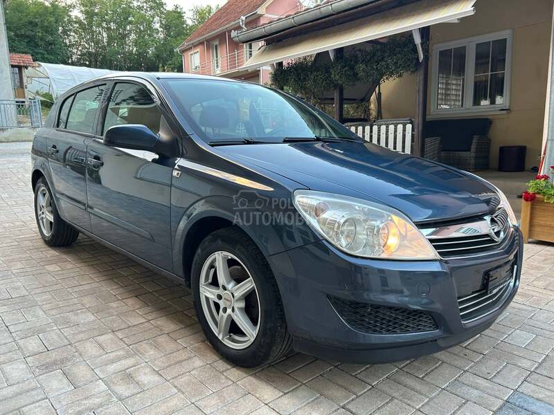 Opel Astra H 1.6 NOV