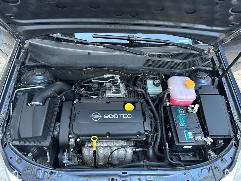 Opel Astra H 1.6 NOV