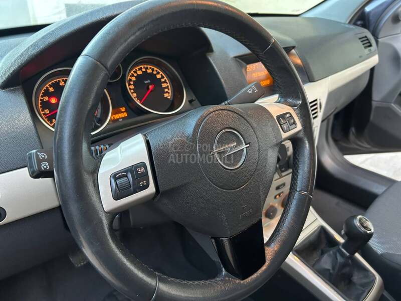 Opel Astra H 1.6 NOV