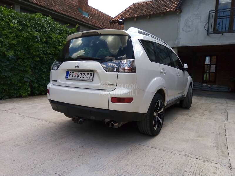 Mitsubishi Outlander 2.0 di-d/f.u.l.l.