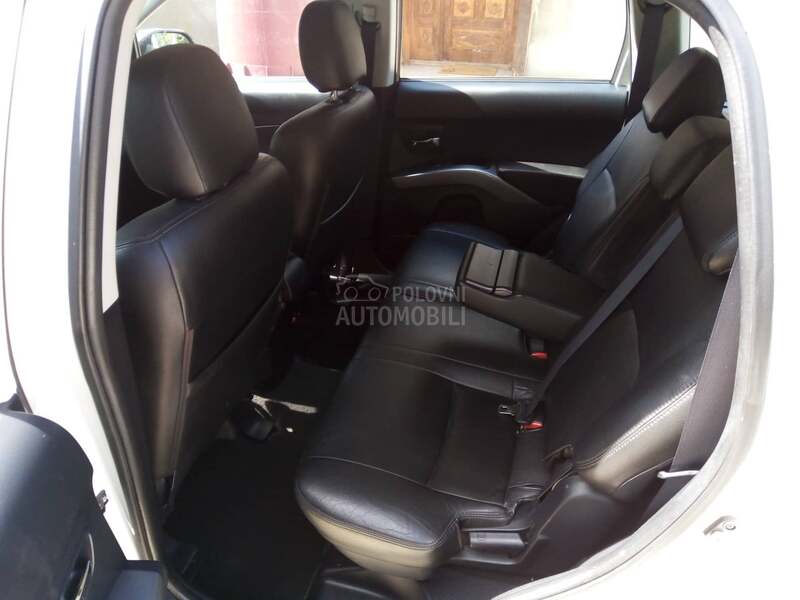Mitsubishi Outlander 2.0 di-d/f.u.l.l.