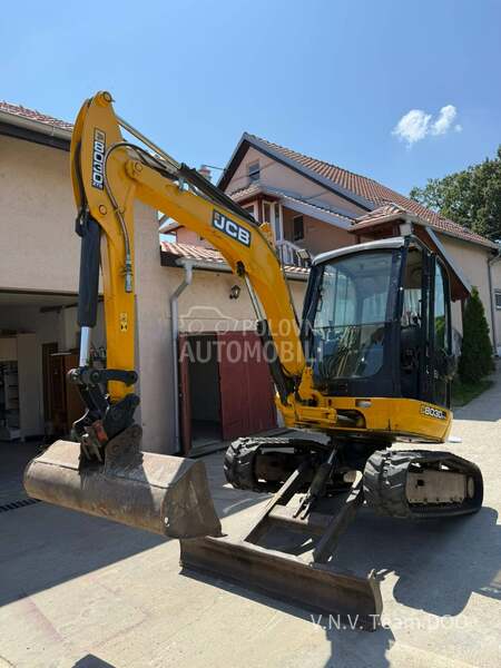 JCB 8030 tri kasike