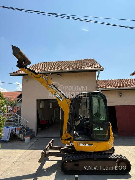 JCB 8030 tri kasike
