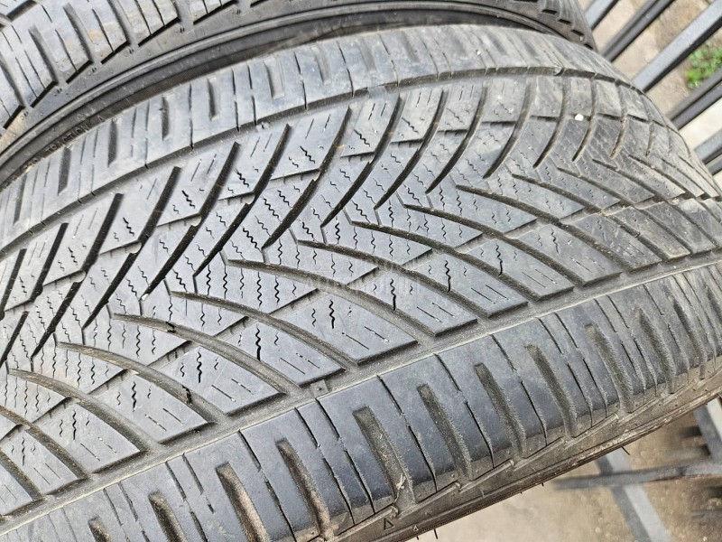 Tracmax 225/40 R19 Sve sezone