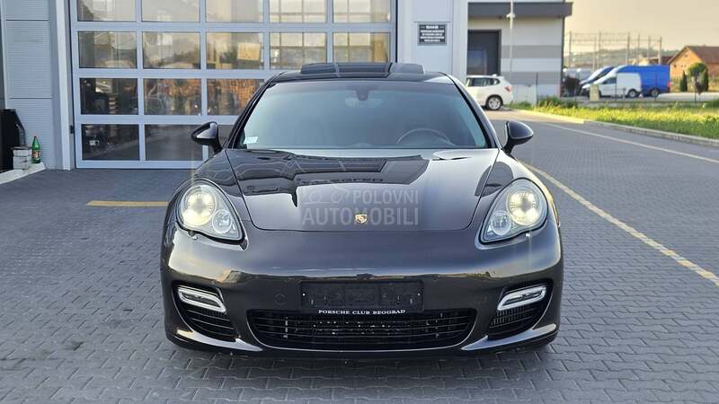 Porsche Panamera V8 TURBO