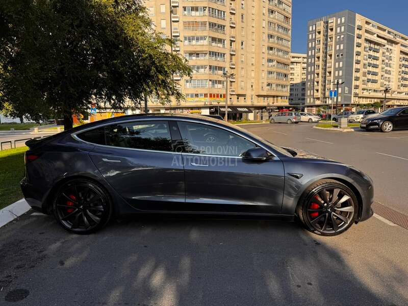 Tesla Model 3 Performance