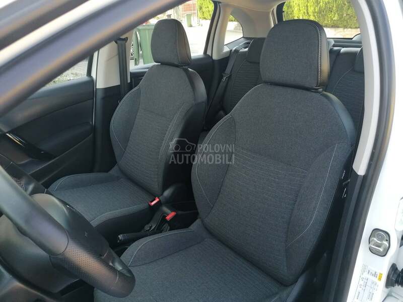 Citroen C3 1.2i SELECTION CH