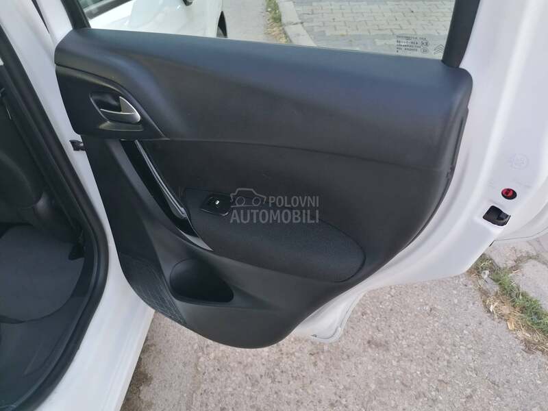 Citroen C3 1.2i SELECTION CH