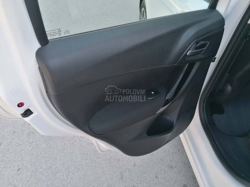 Citroen C3 1.2i SELECTION CH