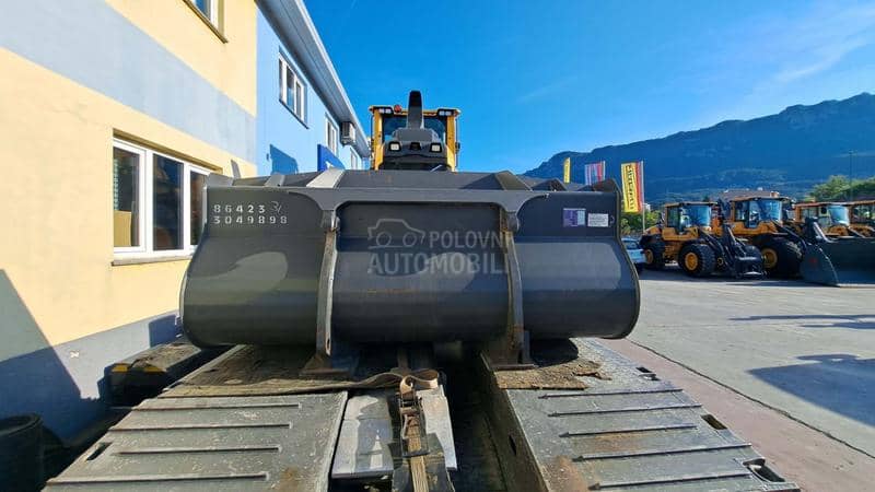 Volvo utovarna kašika 2500 mm