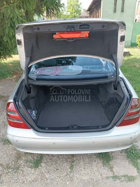 Mercedes Benz E 270 2.7 d dugo  r e g