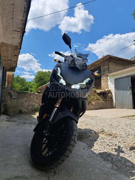 Honda adv 350