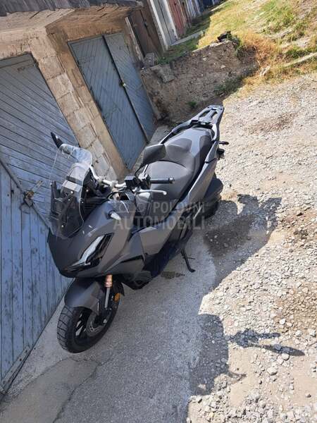 Honda adv 350