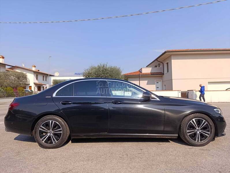 Mercedes Benz E 220 