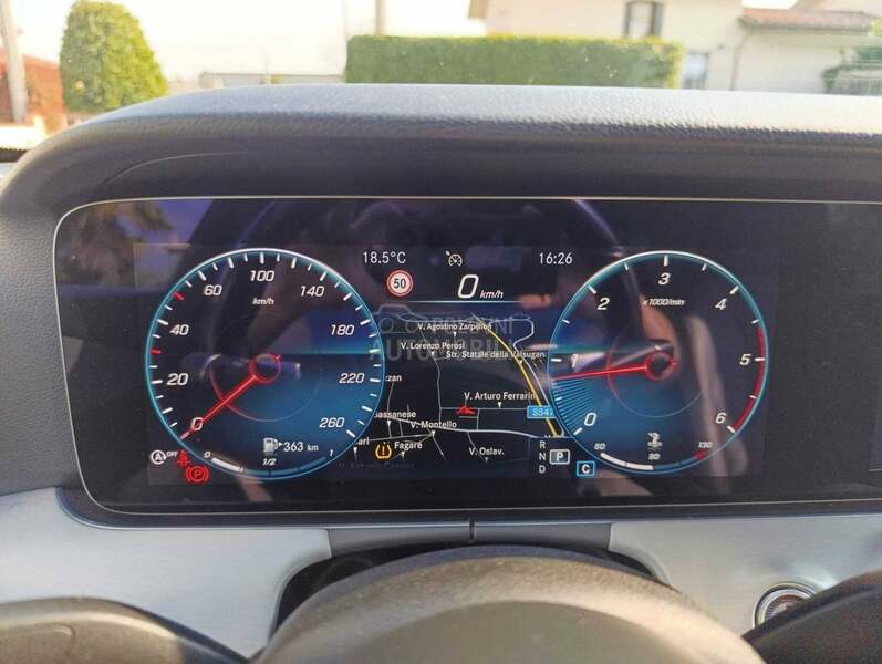 Mercedes Benz E 220 