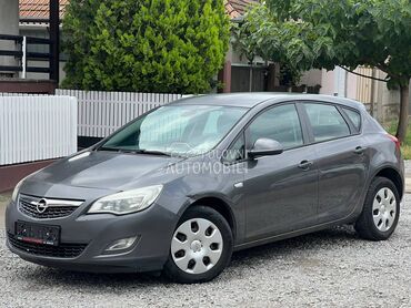 Opel Astra J 
