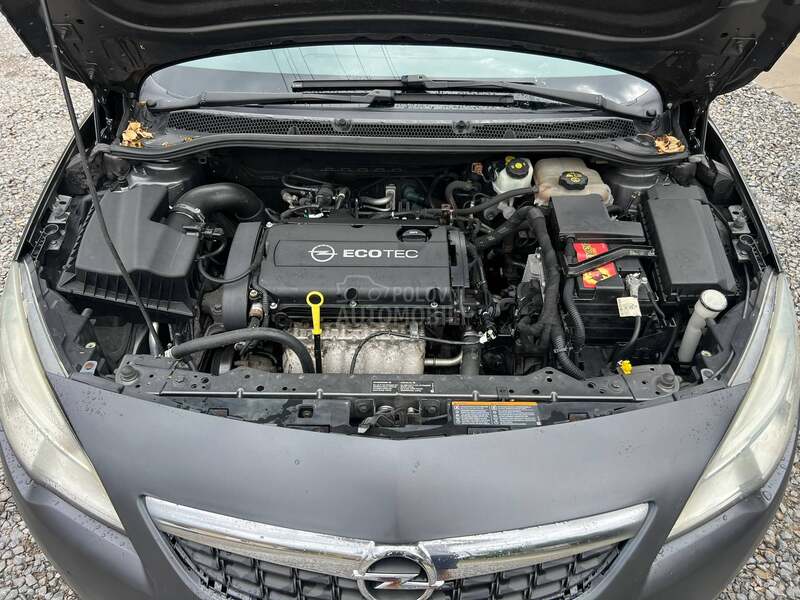 Opel Astra J 