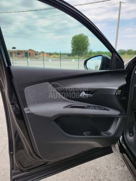 Peugeot 3008 1.5 BLUEHDI EAT8