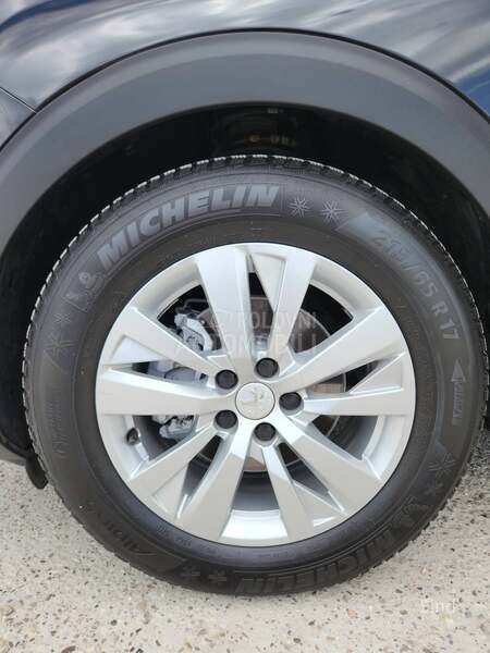 Peugeot 3008 1.5 BLUEHDI EAT8
