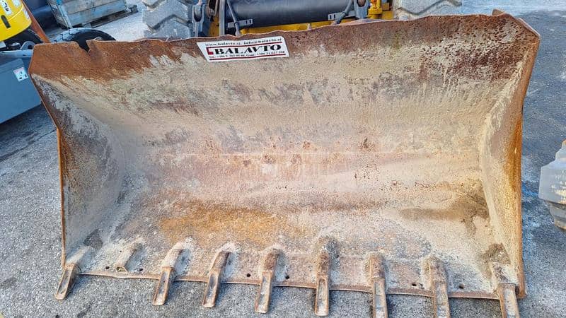 Utovarna kašika BOE 2400 mm