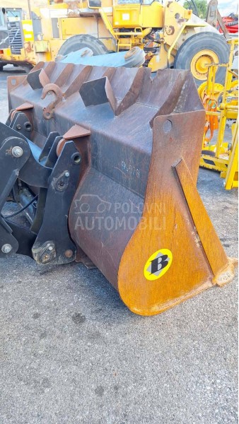 Utovarna kašika BOE 2400 mm