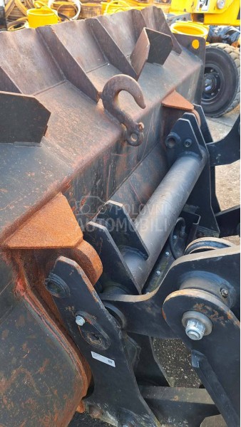 Utovarna kašika BOE 2400 mm