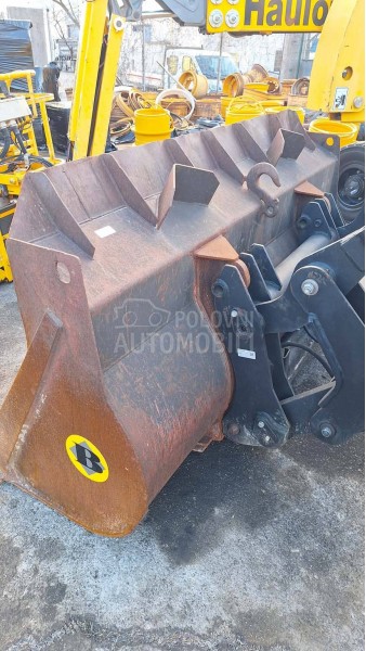 Utovarna kašika BOE 2400 mm