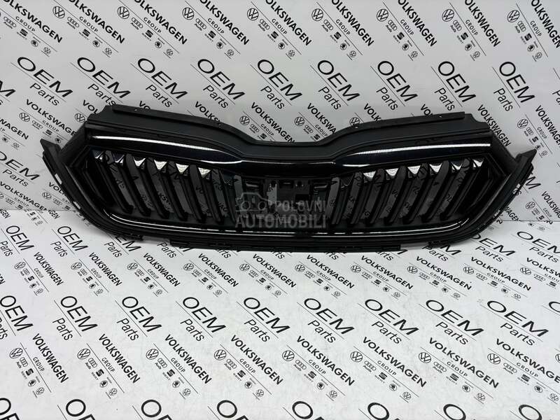 Maska Octavia A8 Black edition