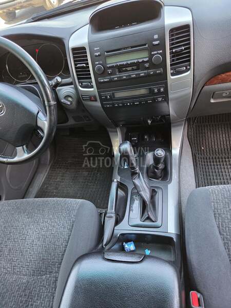 Toyota Land Cruiser 