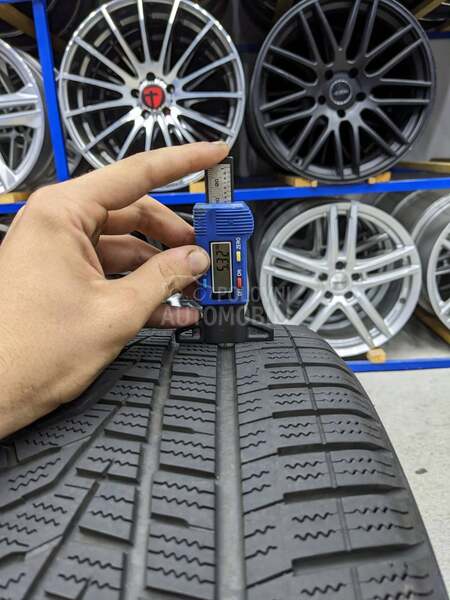 Hankook 225/45 R17 Zimska