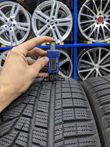 Hankook 225/45 R17 Zimska